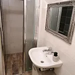 Apartamento B B B *